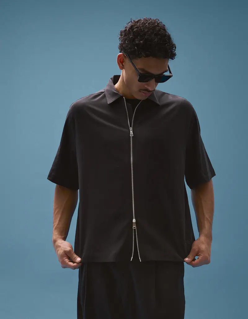 Bershka Camicia A Maniche Corte Boxy Fit Fluida Uomo Nero