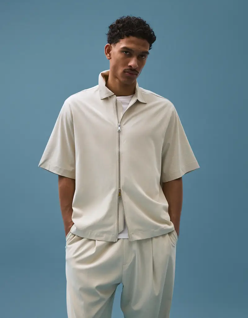 Bershka Camicia A Maniche Corte Boxy Fit Fluida Uomo Pietra