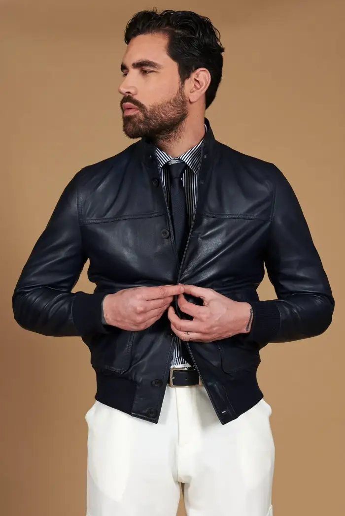 D Arienzo Giubbotto Bomber in pelle blu con bottoni effetto liscio, Seleziona Blu