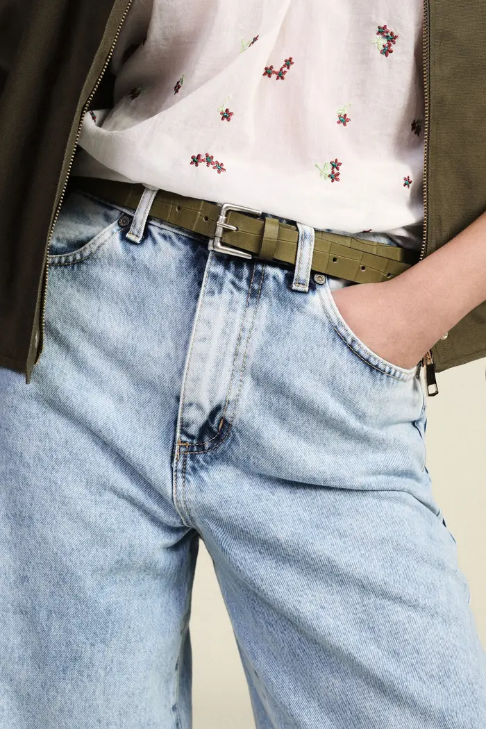 Cintura con fibbia rettangolare e texture rigata