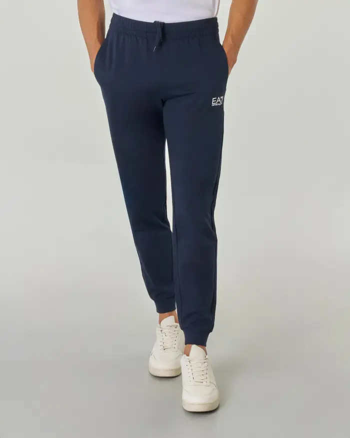 Pantaloni EA7 blu in felpa leggera con logo piccolo