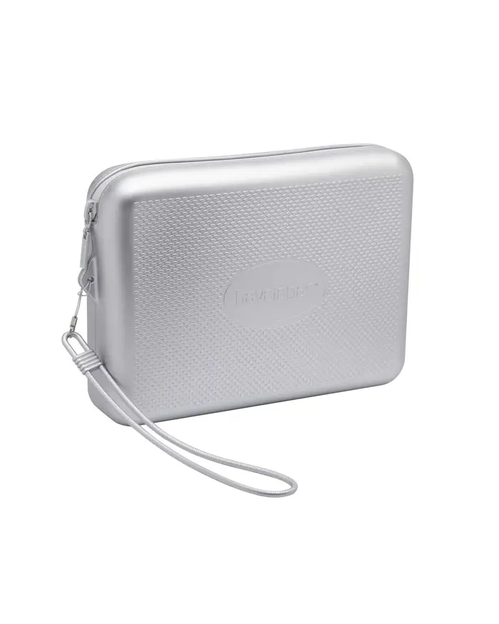 Necessaire glitterata color argento misura media con a lavorazione a grana di roso e logo in rilievo