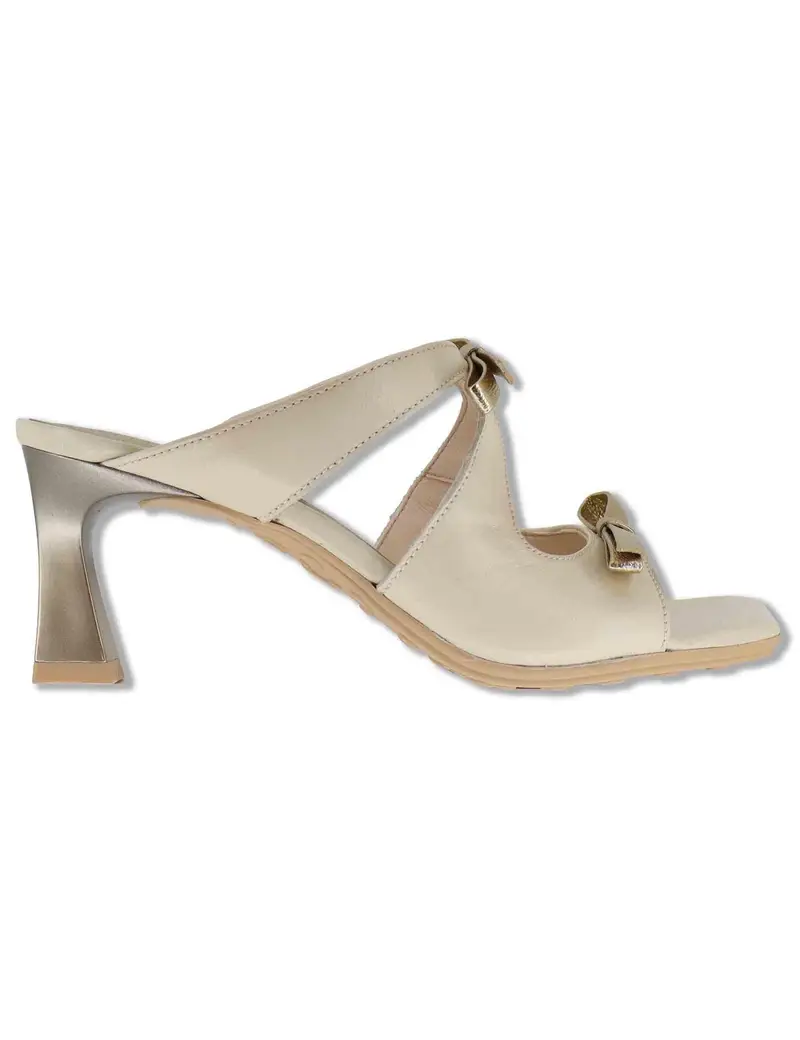 Hispanitas Sandali in pelle off white con riporti platino e tacco alto Donna BHV264701 BUTTER