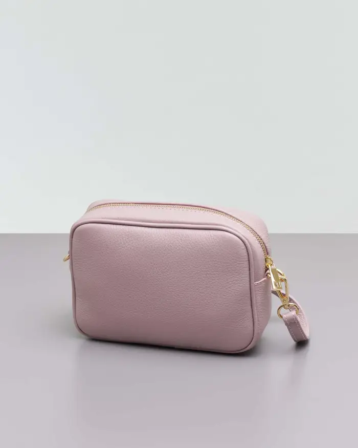 Cross bag rosa cipria in pelle effetto martellato