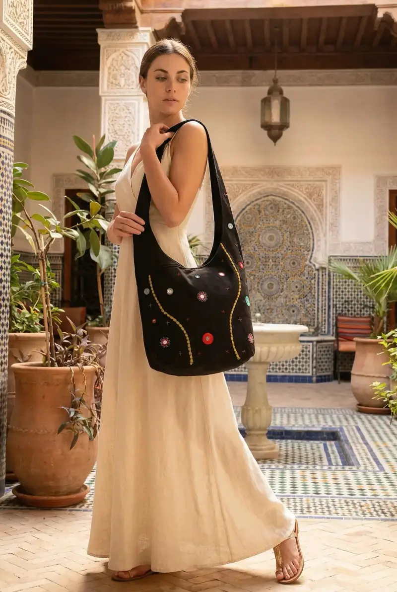 Iconique BORSA CON RICAMI | Colore Nero