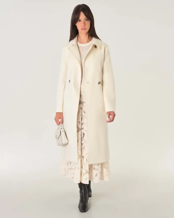 Cappotto Max Mara Studio in drap di pura lana bianco con colletto a camicia e cintura in vita