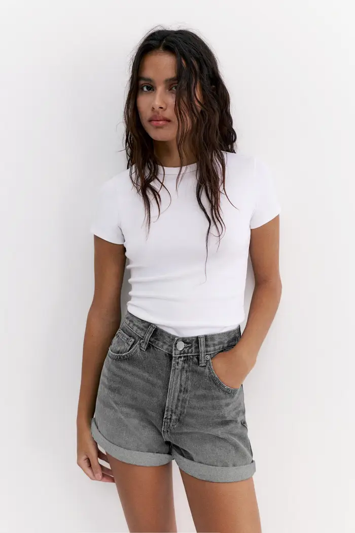Pull&Bear Short In Denim Mom Fit Con Risvolto Grigio
