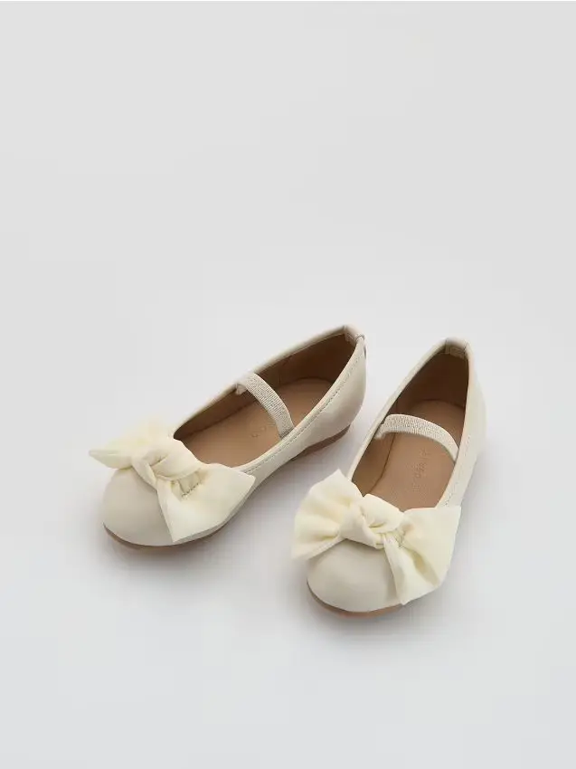 Reserved Ballerine con dettaglio a fiocco - panna