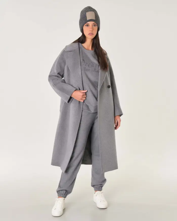 Cappotto doppiopetto grigio in pura lana vergine con scollo a rever e cintura in vita